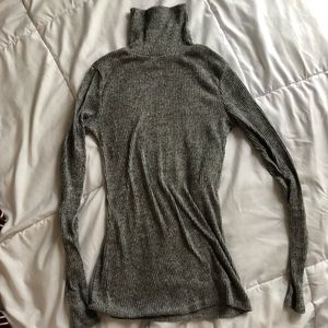 ❗️SOLD ❗️Turtleneck top